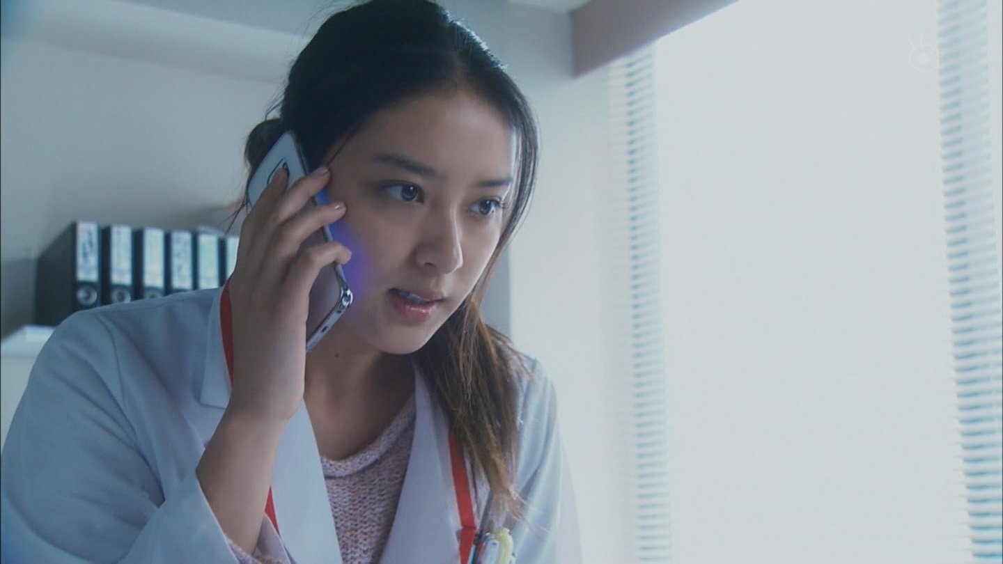 武井咲　「フラジャイル(新)　第1話」